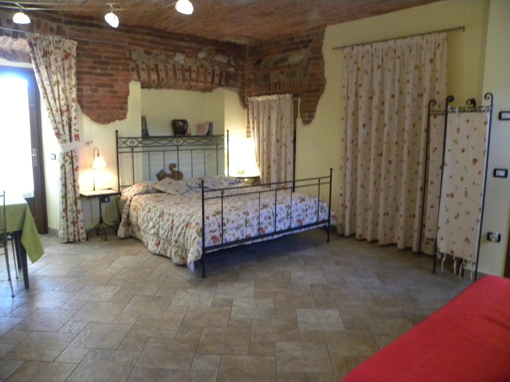 Agriturismo Fano'S Farm Suno Kamer foto