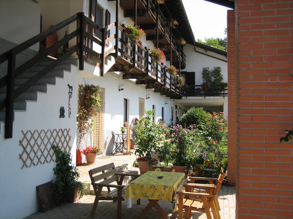 Agriturismo Fano'S Farm Suno Buitenkant foto