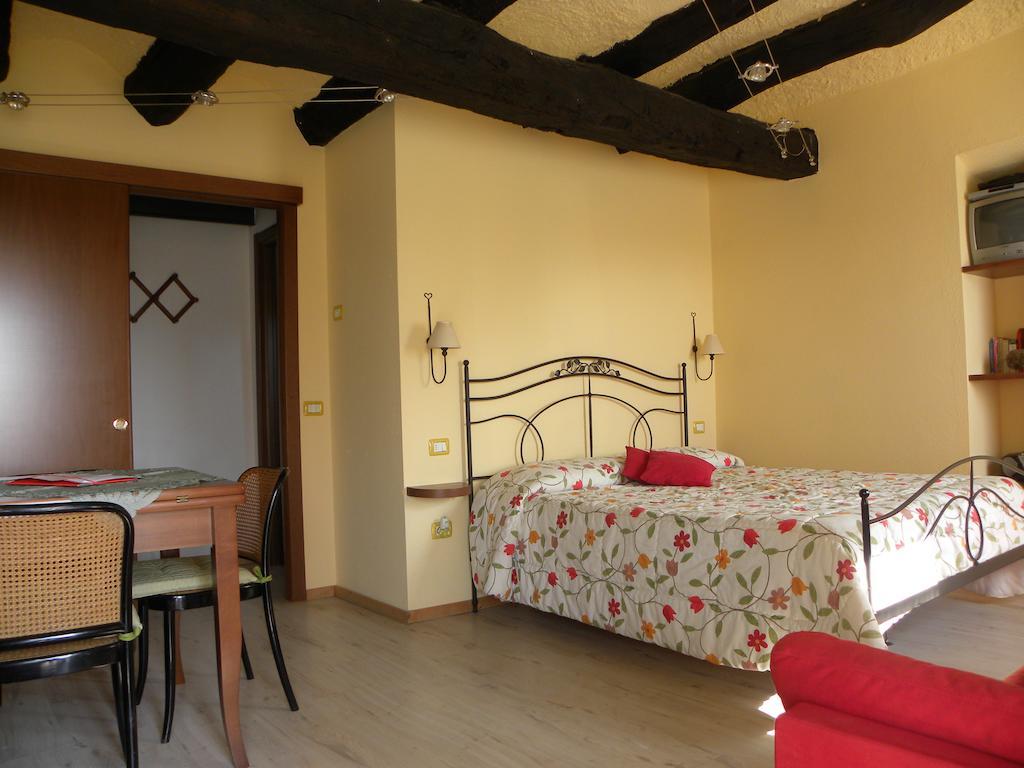 Agriturismo Fano'S Farm Suno Buitenkant foto